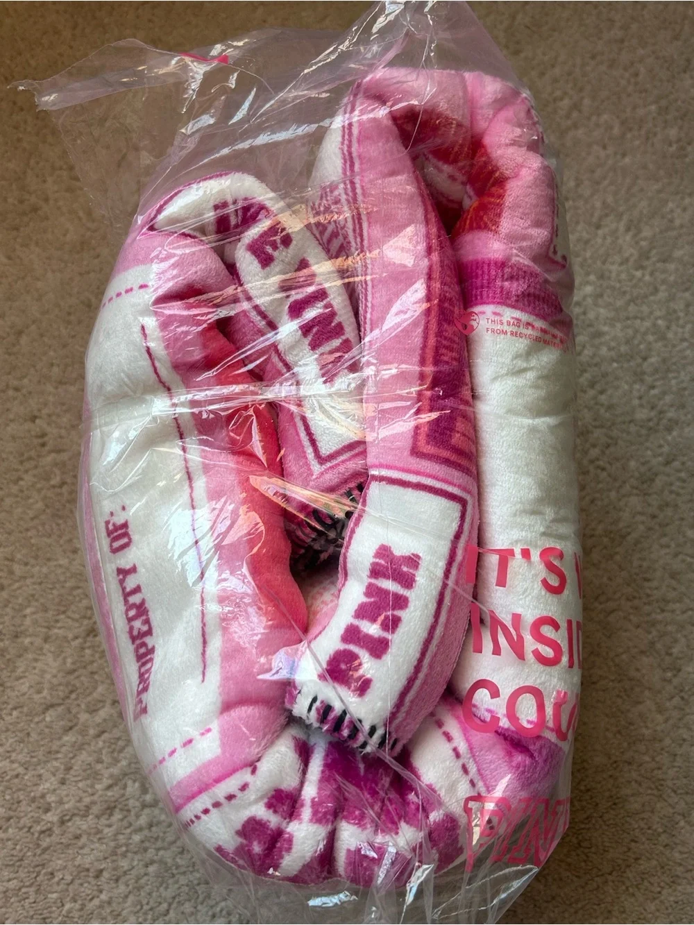 Victoria’s Secret PINK Friday Cozy Plush Blanket &Mystery Mini Dog Set OS Y2K